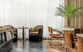 Roomers Munich, Autograph Collection