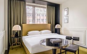 Roomers Munich, Autograph Collection